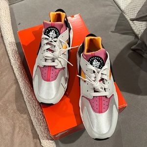 Brand New Size 10 Nike Air Huarache ‘Lethal Pink’ w/ Box